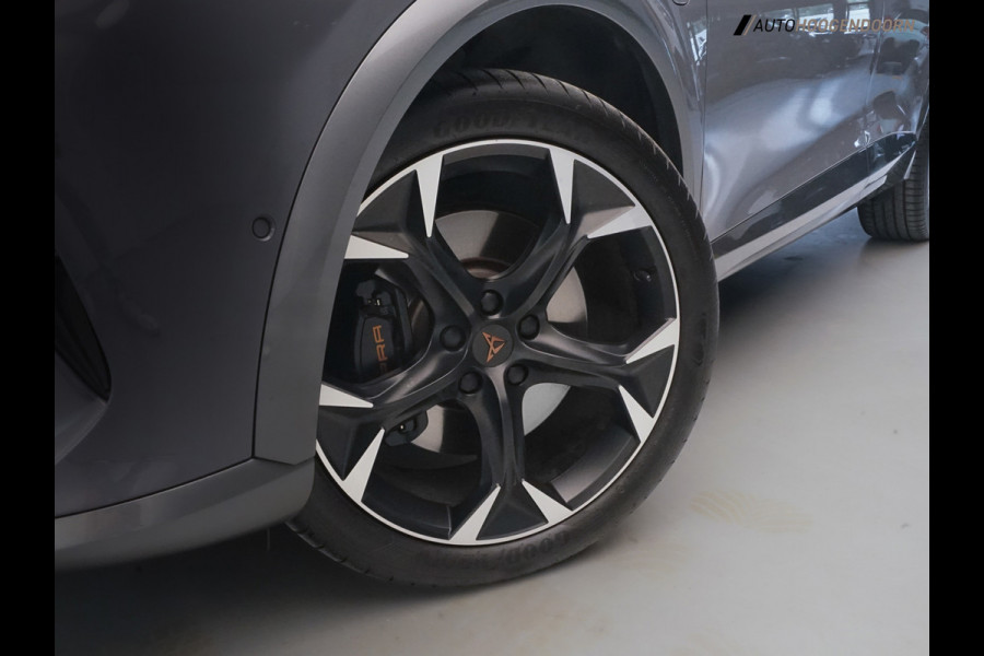 CUPRA Formentor 1.4 e-Hybrid VZ Performance 245pk (APPLE CARPLAY,PANORAMADAK,SFEERVERLICHTING,STUUR-STOELVERWARMING,TREKHAAK)