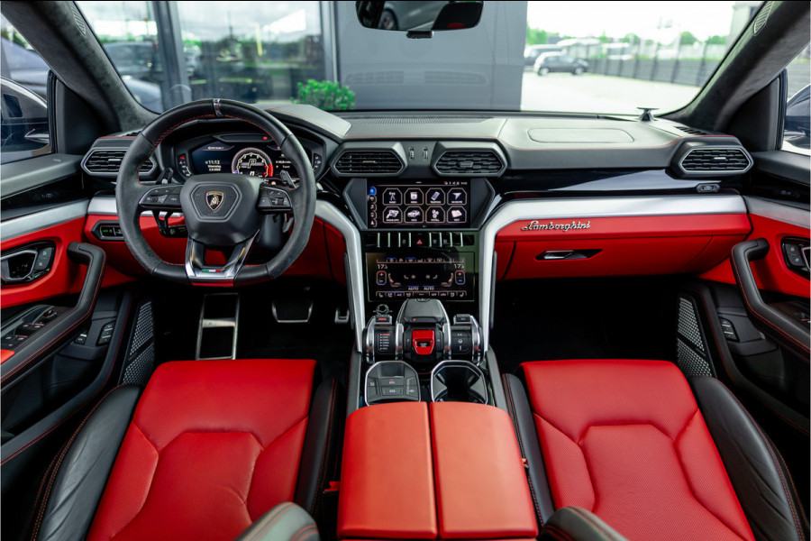 Lamborghini Urus 4.0 V8 | CT Carbon Widebody | Pano | B&O 3D | Stoelkoeling