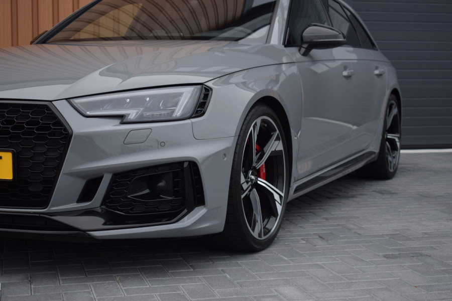 Audi RS4 2.9 TFSI 450pk Quattro Pano | HUD | Milltek | 360 camera
