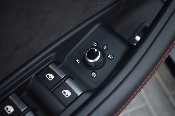 Audi RS4 2.9 TFSI 450pk Quattro Pano | HUD | Milltek | 360 camera