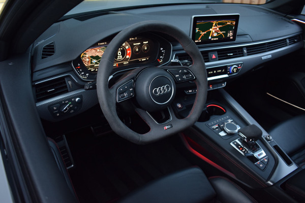 Audi RS4 2.9 TFSI 450pk Quattro Pano | HUD | Milltek | 360 camera
