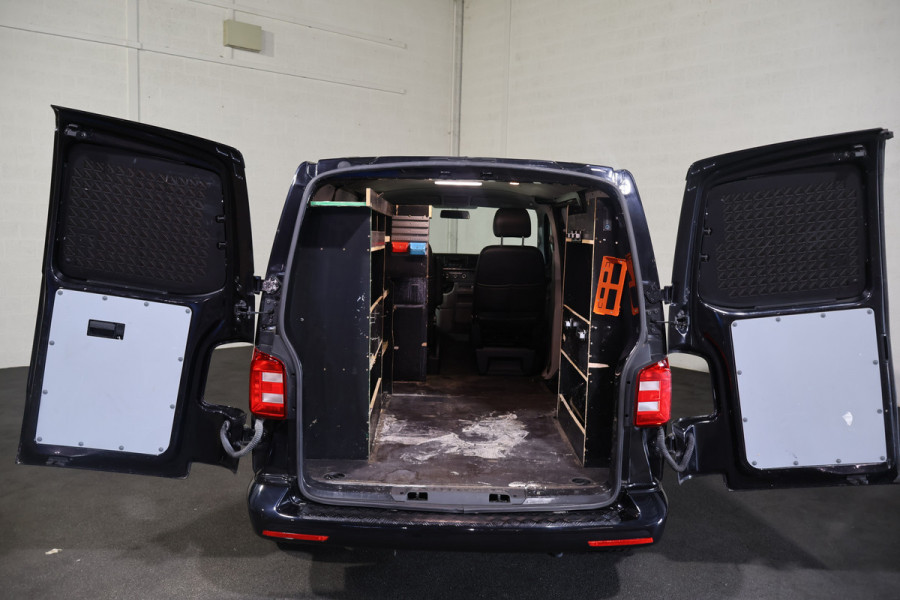 Volkswagen Transporter 2.0 TDI L1 H1 Black Edition