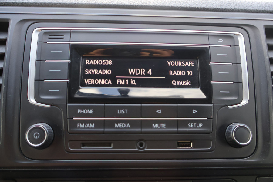 Volkswagen Transporter 2.0 TDI L1 H1 Black Edition