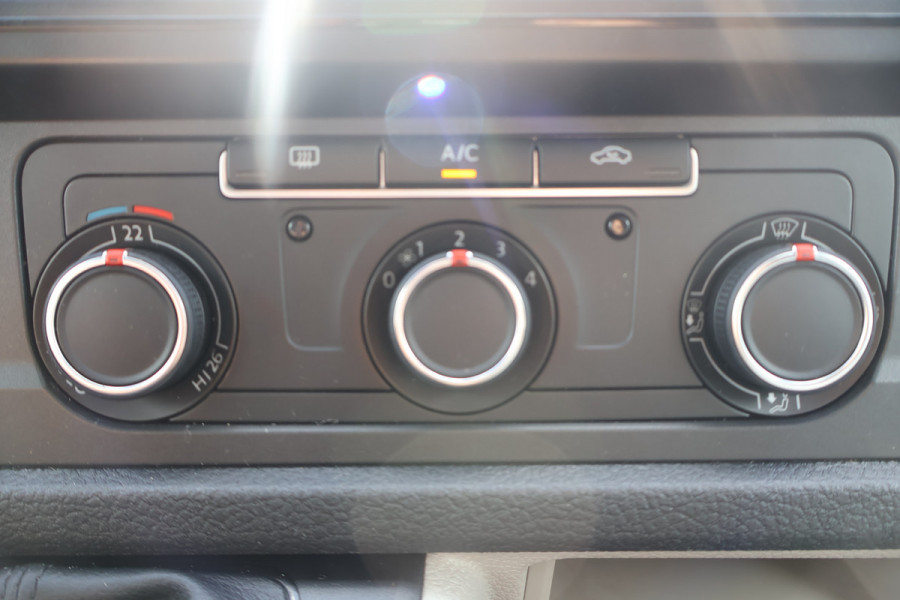 Volkswagen Transporter 2.0 TDI L1 H1 Black Edition