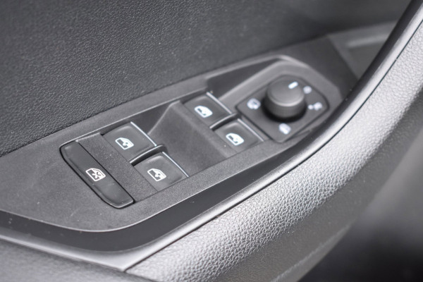 Škoda Karoq 1.5 TSI ACT | VIRTUAL COCKPIT | STOELVERWARMING | CAMERA | NAP | CANTON | SFEERVERLICHTING
