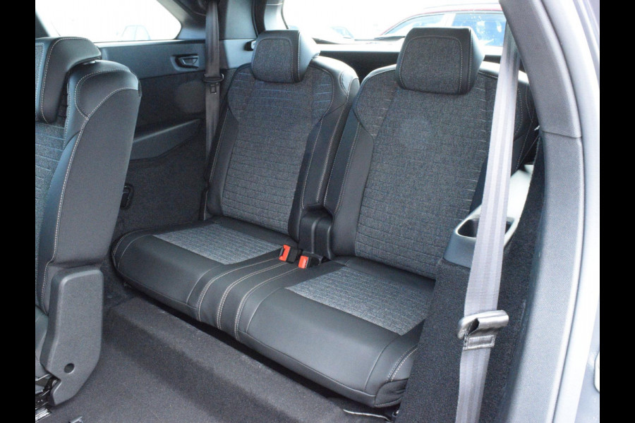 Peugeot E-5008 Allure Long Range 97 kWh 7p UIT VOORRAAD LEVERBAAR
