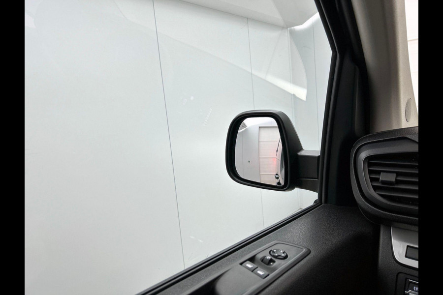 Opel Vivaro 2.0 180PK L3 Automaat Dubbele Cabine 2 schuifdeuren Android Auto/Apple CarPlay Navigatie Keyless Entry&Start Climate Control Camera Cruise Control Houten afwerking laadruimte Trekhaak lichtmetalen velgen