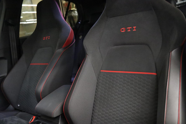 Volkswagen Golf 2.0 TSI GTI 45 JAHRE CLUBSPORT AKRA/PANO/ACC/CAM/HUD/CARPLAY/IQ/VOLL