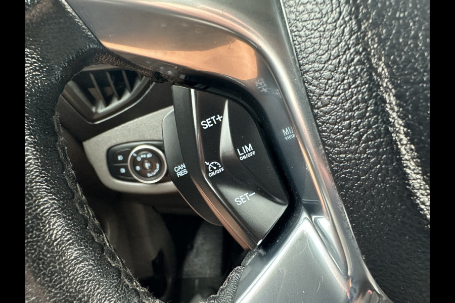 Ford Transit Connect 1.5 EcoBlue 120 PK / L1H1 / 1e EIGENAAR / TREKHAAK / CAMERA / NAV / AIRCO / CRUISE
