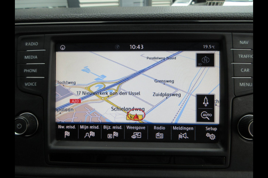Volkswagen Crafter 35 2.0 TDI ,euro 6 ,automaat, camera ,navigatie, L3H2 (L2H1) trekhaak