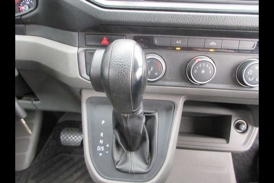 Volkswagen Crafter 35 2.0 TDI ,euro 6 ,automaat, camera ,navigatie, L3H2 (L2H1) trekhaak