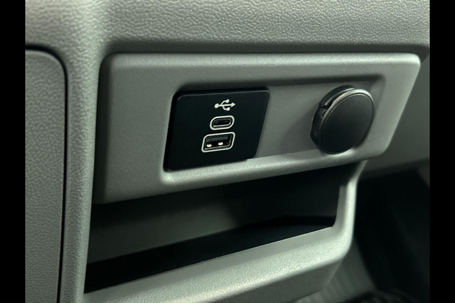 Ford Transit Custom 340 2.5 Automaat PHEV L2H1 Limited 9 PERS Navigatie Apple CarPlay Android Auto Camera Parkeerhulp Adaptive Cruise Control Dodehoekdetectie Stoel- en stuurverwarming Full Led Climate Control Lichtmetalen velgen