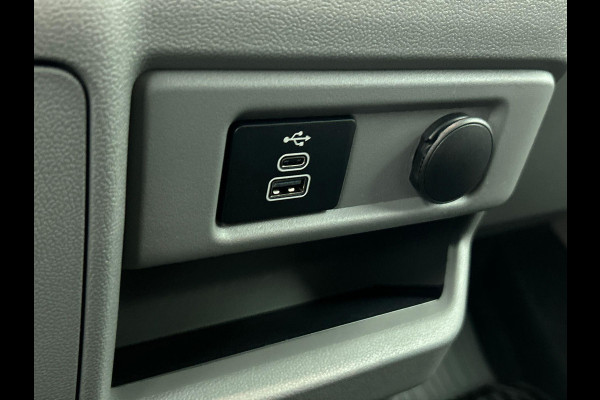 Ford Transit Custom 340 2.5 Automaat PHEV L2H1 Limited 9 PERS Navigatie Apple CarPlay Android Auto Camera Parkeerhulp Adaptive Cruise Control Dodehoekdetectie Stoel- en stuurverwarming Full Led Climate Control Lichtmetalen velgen