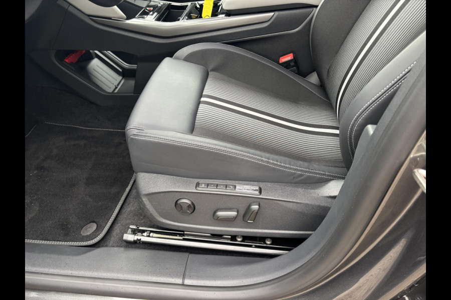 Ford Capri Select Extended Range RWD 77 kWh Navigatie | Achteruitrijcamera | Winterpack | Comfort pack 1 | Massage Stoel | Achteruitrijcamera