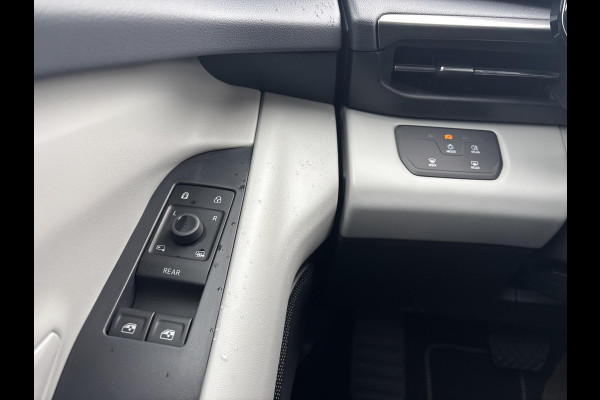 Ford Capri Select Extended Range RWD 77 kWh Navigatie | Achteruitrijcamera | Winterpack | Comfort pack 1 | Massage Stoel | Achteruitrijcamera