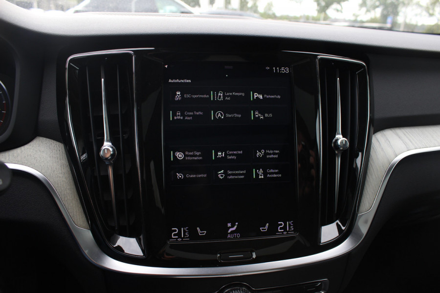 Volvo V60 2.0 T5 Inscription / Panoramadak / CarPlay / Parkeerhulp V+A / Harman Kardon / Leder / 18'' / Getint glas / Stoelverwarming / DAB / Adaptive Cruise Control