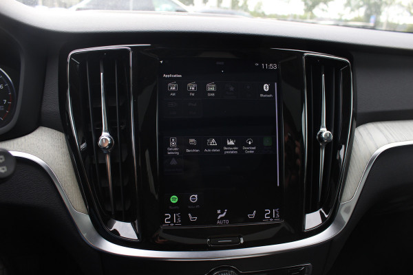 Volvo V60 2.0 T5 Inscription / Panoramadak / CarPlay / Parkeerhulp V+A / Harman Kardon / Leder / 18'' / Getint glas / Stoelverwarming / DAB / Adaptive Cruise Control