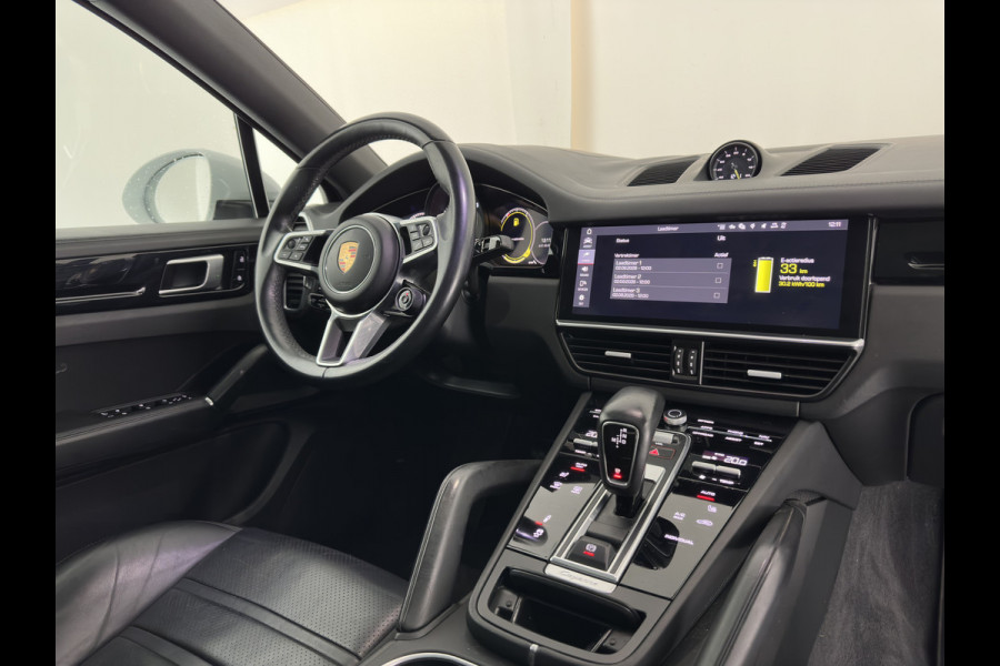 Porsche Cayenne Coupé 3.0 E-Hybrid (Plug-in) {SoH-100%} Aut. *PANO | SPORT-CHRONO | LEATHER | BOSE-AUDIO | FULL-LED | TOPVIEW | AIRSUSPENSION | DIGI-COCKPIT | HEATED-SPORTSEATS | DAB | NAVI-FULLMAP | PRIVACY-GLASS | SHIFTPADDLES | ECC | PDC | HEAD