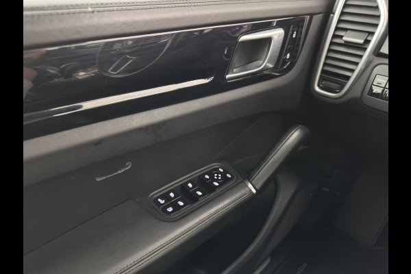 Porsche Cayenne Coupé 3.0 E-Hybrid (Plug-in) {SoH-100%} Aut. *PANO | SPORT-CHRONO | LEATHER | BOSE-AUDIO | FULL-LED | TOPVIEW | AIRSUSPENSION | DIGI-COCKPIT | HEATED-SPORTSEATS | DAB | NAVI-FULLMAP | PRIVACY-GLASS | SHIFTPADDLES | ECC | PDC | HEAD