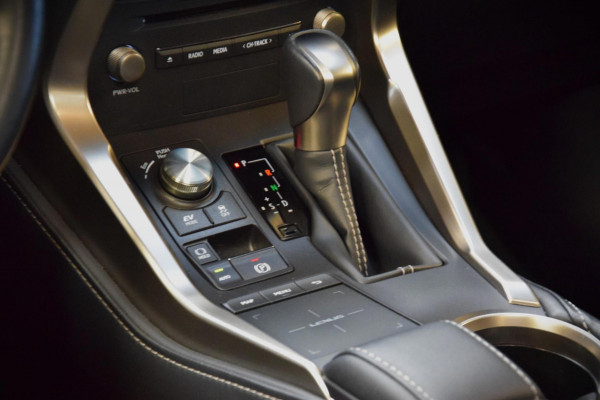 Lexus NX 300h AWD Business Line|Navi|Panoramadak|Leder|