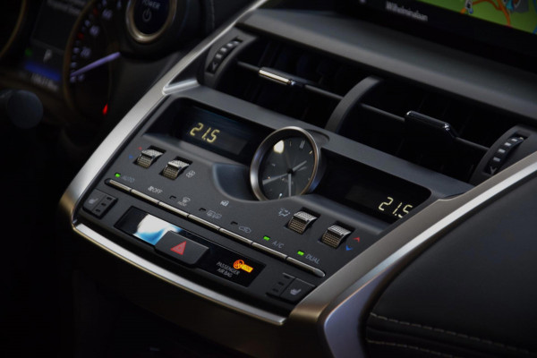 Lexus NX 300h AWD Business Line|Navi|Panoramadak|Leder|