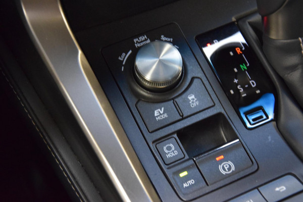 Lexus NX 300h AWD Business Line|Navi|Panoramadak|Leder|