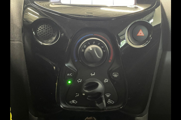 Citroën C1 1.0 VTi Feel | Airco | Navigatie | Apple Carplay/Android Auto | Achteruitrij camera | Leder | MF stuurwiel