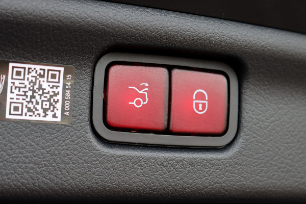 Mercedes-Benz C-Klasse 400 e 4MATIC AMG Line | Distronic+ | Panoramadak | Nappa Leder | Burmester | Memory | Digital Light | HUD | Verwarmd Stuurwiel | Keyless Go | Surround Camera |