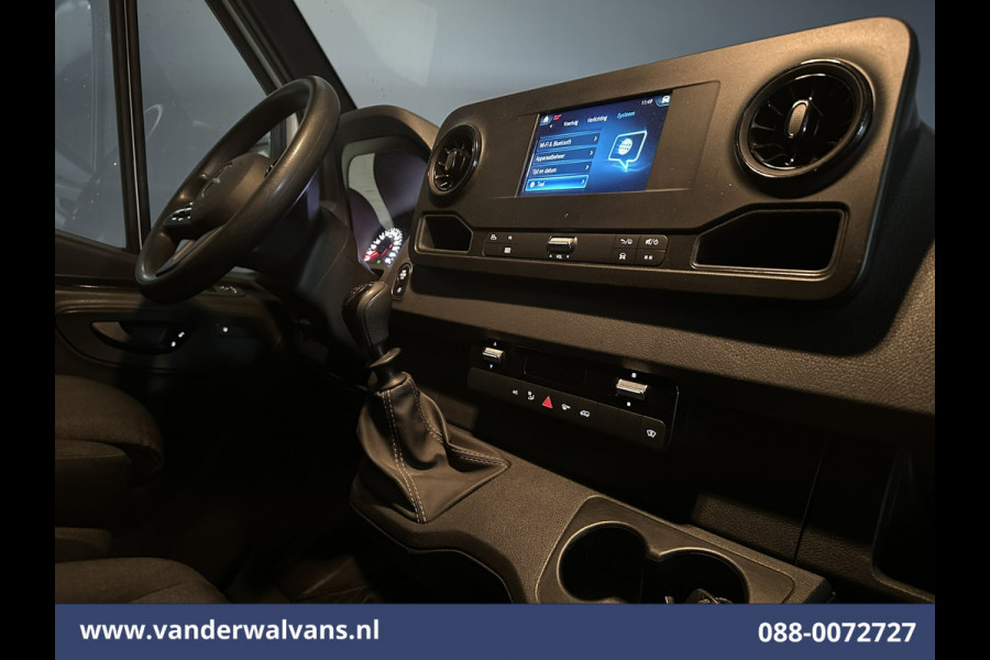 Mercedes-Benz Sprinter 315 CDI 150pk L3H2 Euro6 Airco | Camera | Apple Carplay | Chauffeursstoel Cruisecontrol, Android Auto, Stoelverwarming, 270 Graden Achterdeuren, Bijrijdersbank