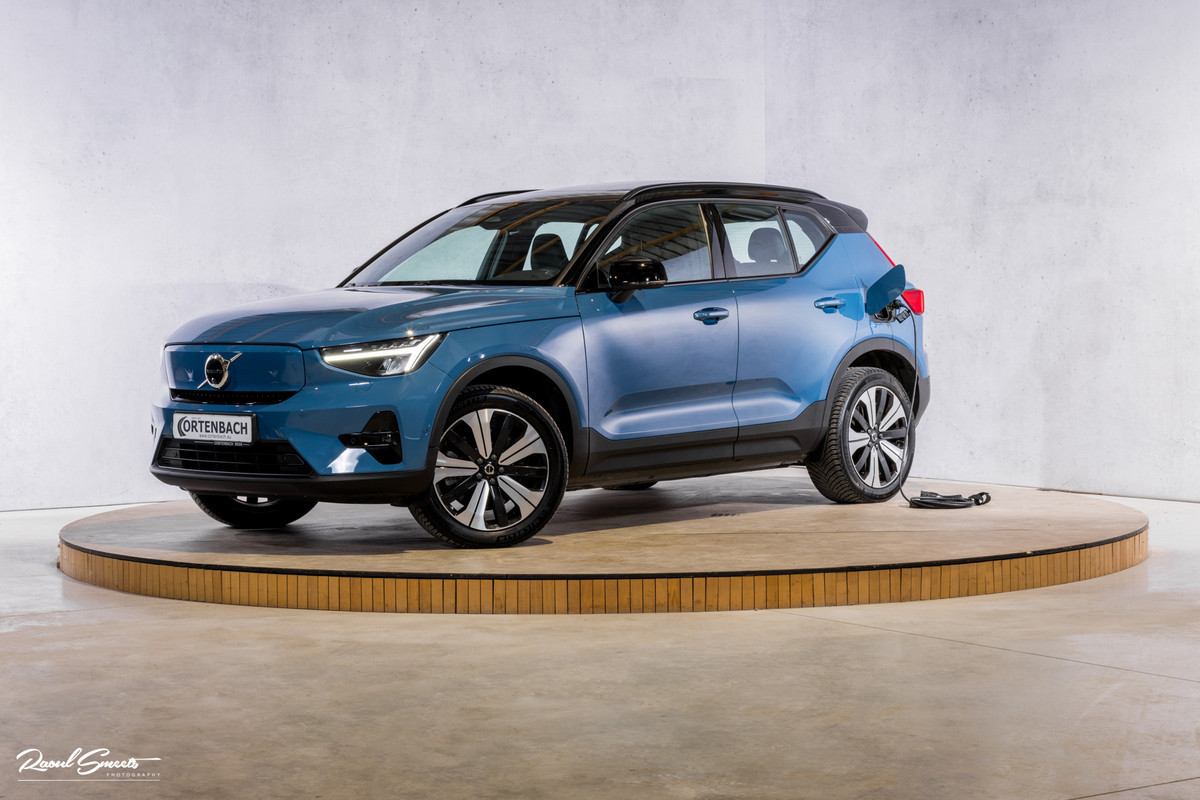 Volvo XC40 Recharge Ultimate 70 kWh | Panoramadak | Adaptieve cruise | Blis | Memory | Harman Kardon |