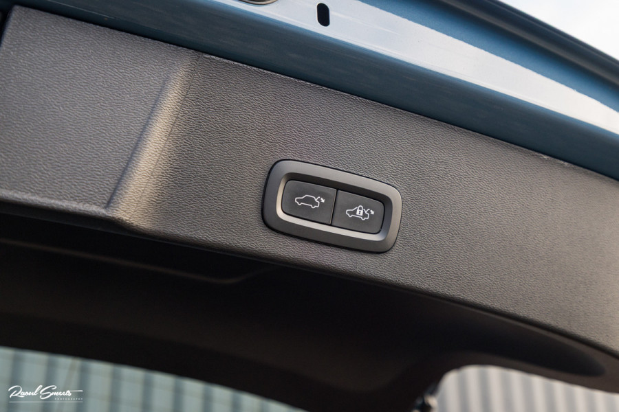 Volvo XC40 Recharge Ultimate 70 kWh | Panoramadak | Adaptieve cruise | Blis | Memory | Harman Kardon |