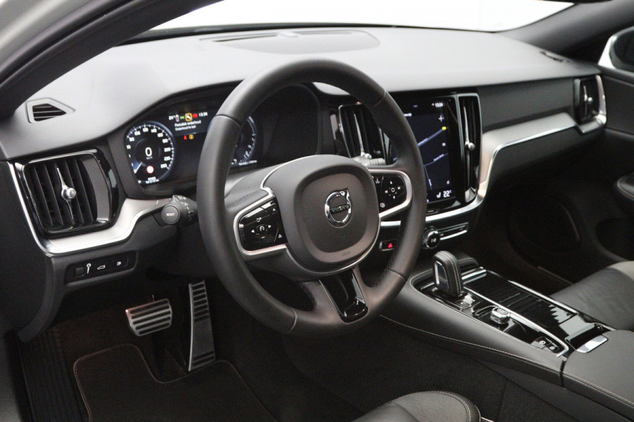 Volvo V60 2.0 T6 350 PK Recharge AWD R-Design PHEV, Panoramadak, 360 Camera, Memory