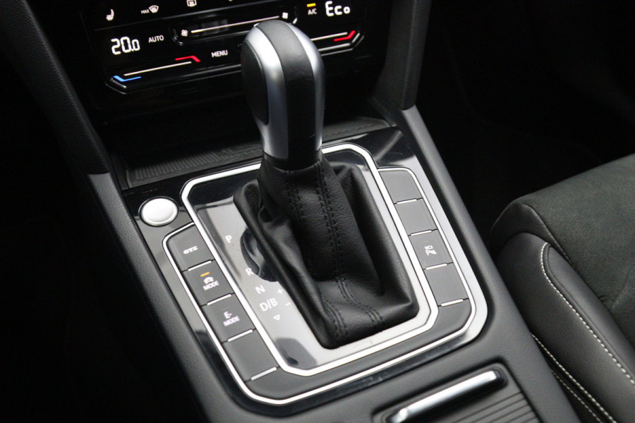 Volkswagen Passat Variant 1.4 TSI 218 PK PHEV GTE Business, Winterpakket, Memory, Trekhaak