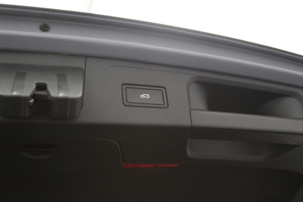 Volkswagen Passat Variant 1.4 TSI 218 PK PHEV GTE Business, Winterpakket, Memory, Trekhaak