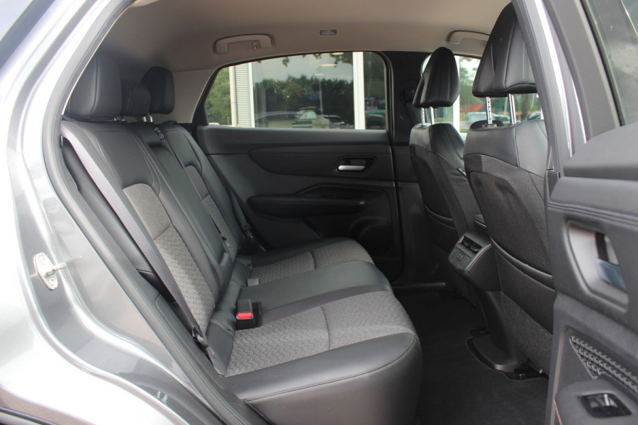 Nissan ARIYA Advance 66 kWh / SoH 97,4% / Trekhaak / 360Camera / Keyless / Sfeerverlichting / 19'' / CarPlay / Stoel+Stuurverwarming / Dodehoek / DAB / ACC