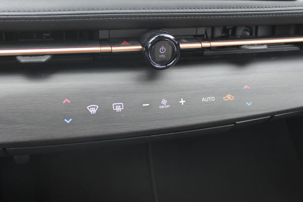 Nissan ARIYA Advance 66 kWh / SoH 97,4% / Trekhaak / 360Camera / Keyless / Sfeerverlichting / 19'' / CarPlay / Stoel+Stuurverwarming / Dodehoek / DAB / ACC