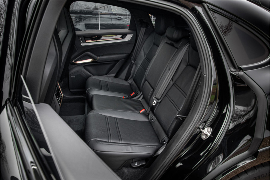 Porsche Cayenne Coupé 3.0 E-Hybrid ** Sport Design ** Luchtvering ** 18-weg ** HUD ** BOSE ** Sportuitlaat ** Sport Chrono ** Matrix ** Achterasbesturing ** Panodak