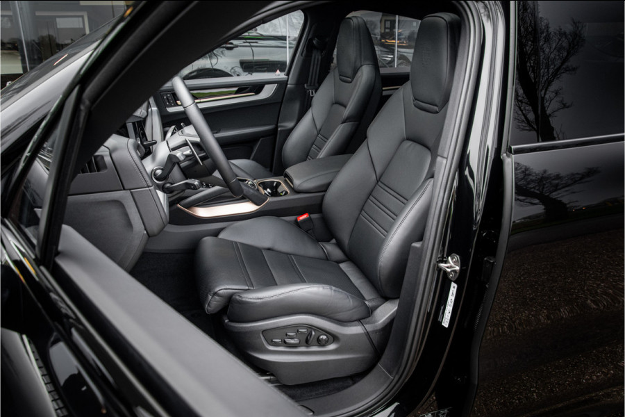 Porsche Cayenne Coupé 3.0 E-Hybrid ** Sport Design ** Luchtvering ** 18-weg ** HUD ** BOSE ** Sportuitlaat ** Sport Chrono ** Matrix ** Achterasbesturing ** Panodak