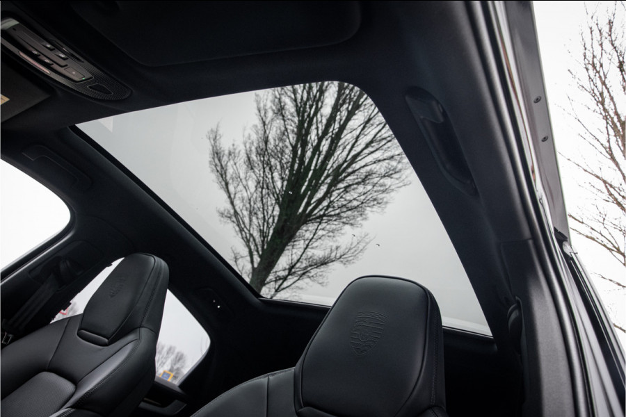 Porsche Cayenne Coupé 3.0 E-Hybrid ** Sport Design ** Luchtvering ** 18-weg ** HUD ** BOSE ** Sportuitlaat ** Sport Chrono ** Matrix ** Achterasbesturing ** Panodak
