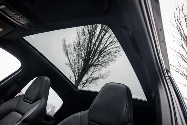 Porsche Cayenne Coupé 3.0 E-Hybrid ** Sport Design ** Luchtvering ** 18-weg ** HUD ** BOSE ** Sportuitlaat ** Sport Chrono ** Matrix ** Achterasbesturing ** Panodak