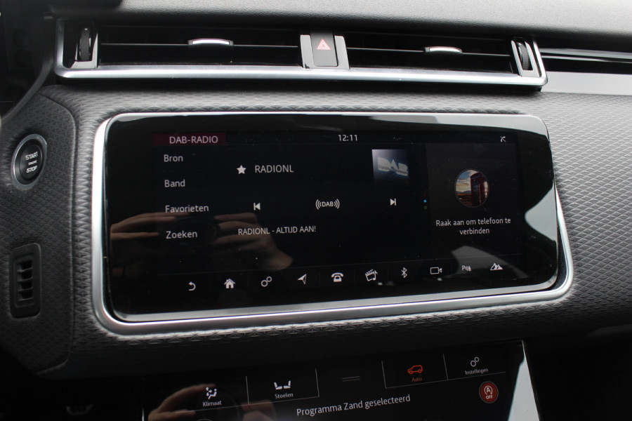 Land Rover Range Rover Velar 2.0 P300 Turbo AWD R-Dynamic SE / Trekhaak / Panoramadak / 360Camera / Luxe Leder / Meridian / 22'' / Matrix LED / Keyless / Stoel+Stuurverwarming / Dodehoek / DAB / Cruise Control