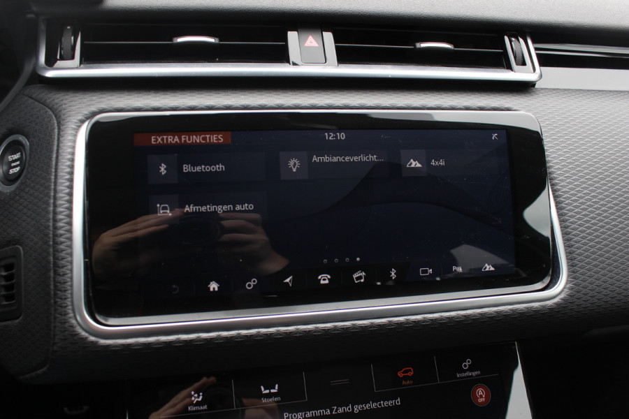 Land Rover Range Rover Velar 2.0 P300 Turbo AWD R-Dynamic SE / Trekhaak / Panoramadak / 360Camera / Luxe Leder / Meridian / 22'' / Matrix LED / Keyless / Stoel+Stuurverwarming / Dodehoek / DAB / Cruise Control