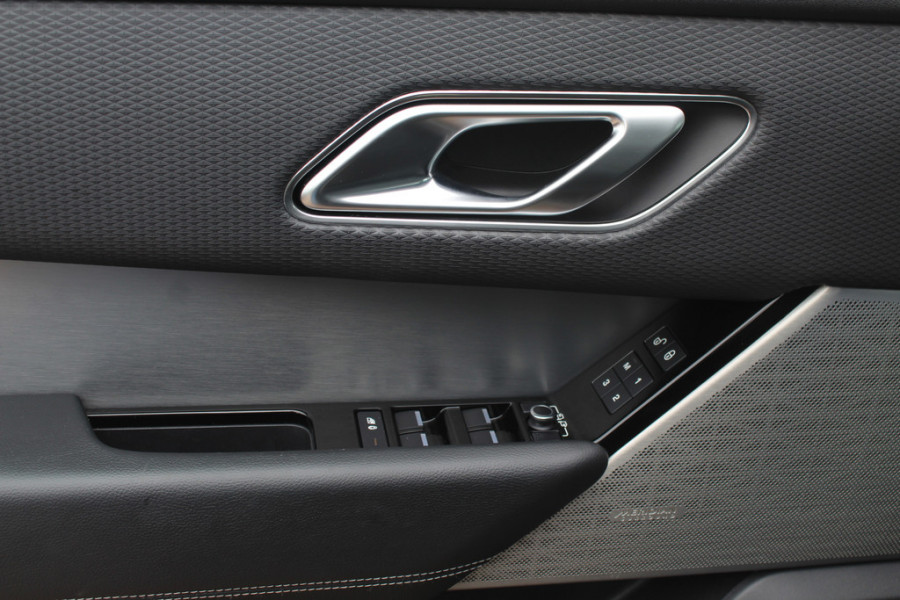 Land Rover Range Rover Velar 2.0 P300 Turbo AWD R-Dynamic SE / Trekhaak / Panoramadak / 360Camera / Luxe Leder / Meridian / 22'' / Matrix LED / Keyless / Stoel+Stuurverwarming / Dodehoek / DAB / Cruise Control