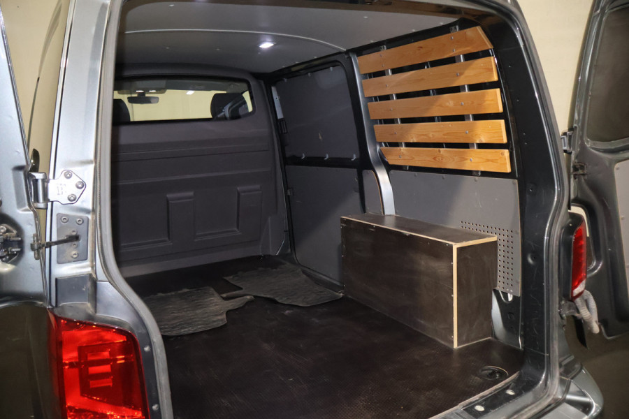 Volkswagen Transporter 2.0 TDI Bulli L1 H1 Automaat Leer Led 54dkm