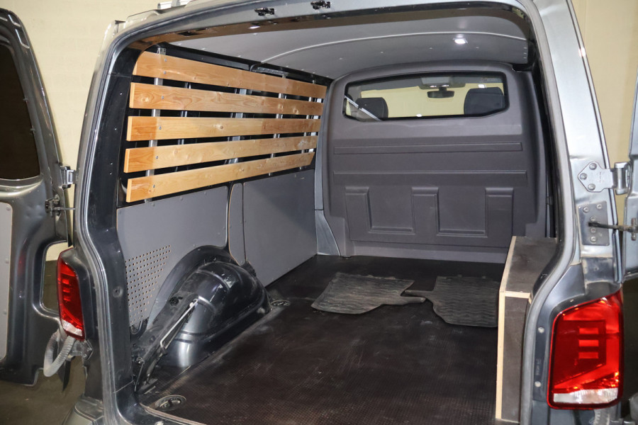 Volkswagen Transporter 2.0 TDI Bulli L1 H1 Automaat Leer Led 54dkm