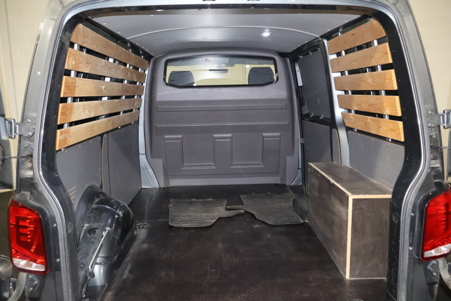 Volkswagen Transporter 2.0 TDI Bulli L1 H1 Automaat Leer Led 54dkm