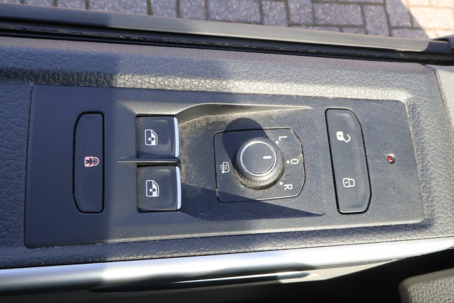 Volkswagen Transporter 2.0 TDI Bulli L1 H1 Automaat Leer Led 54dkm