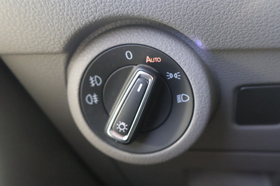 Volkswagen Transporter 2.0 TDI Bulli L1 H1 Automaat Leer Led 54dkm