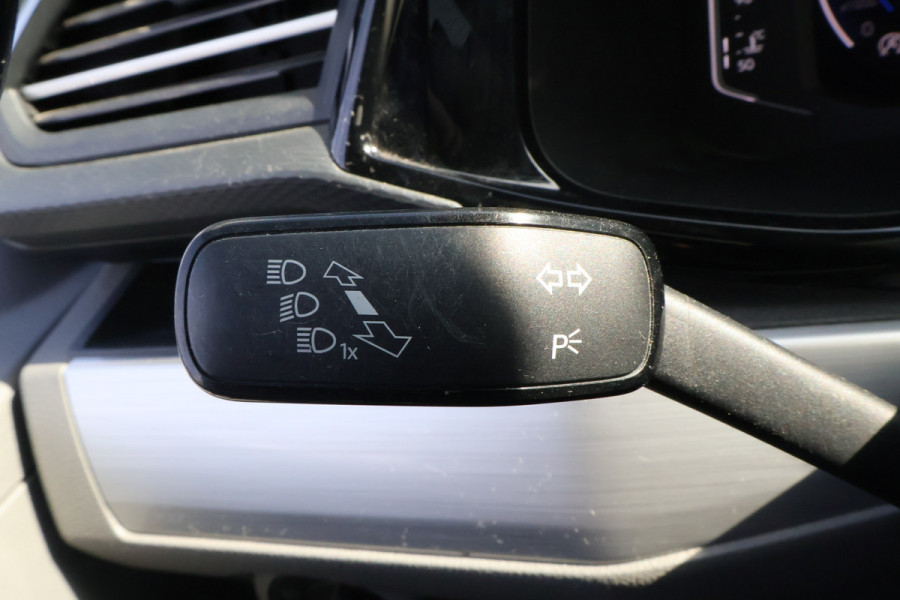 Volkswagen Transporter 2.0 TDI Bulli L1 H1 Automaat Leer Led 54dkm
