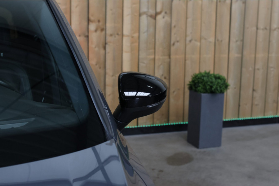 Volkswagen Tiguan 1.5 TSI R-Line *Pano*Leder*360 Camera*DCC*Trekhaak*